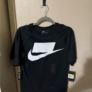 Nike Men’s black t shirt with white